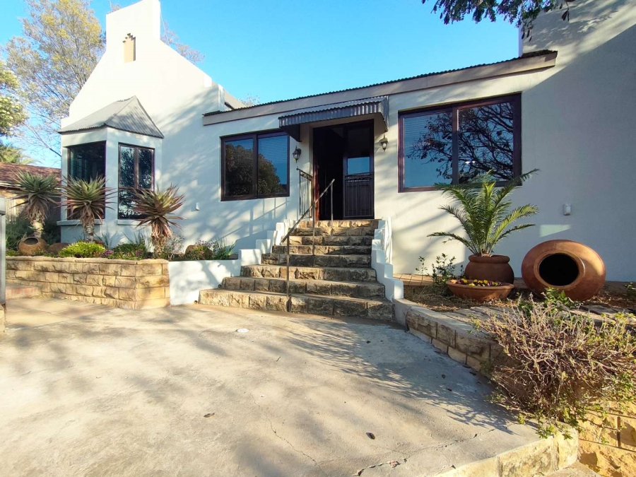 4 Bedroom Property for Sale in Langenhovenpark Free State